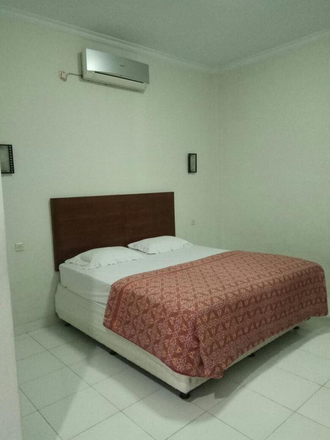 Happy Family Hotel Jogjakarta Buitenkant foto